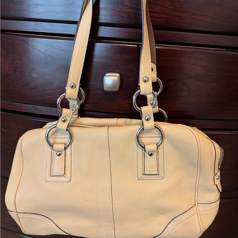 Elegant Cream Leather Handbag